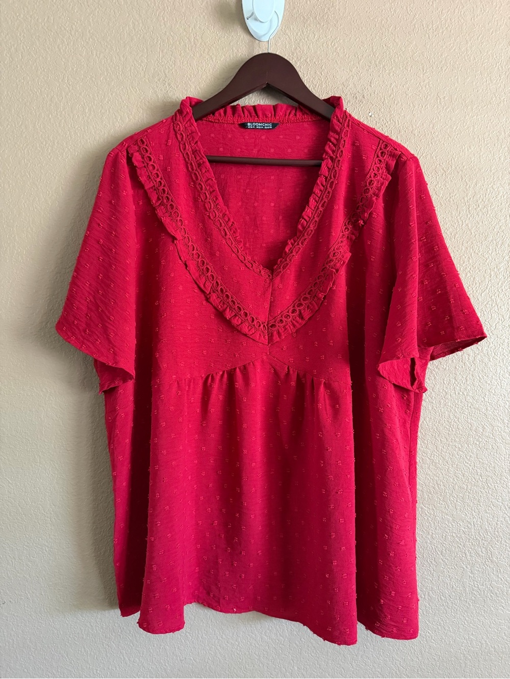 BloomChic Red Clip Dot V-Neck Blouse Size 18-20